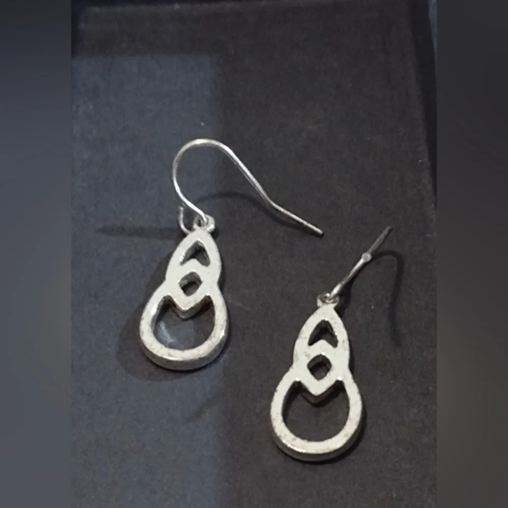 Earrings - Picture 3 of 4